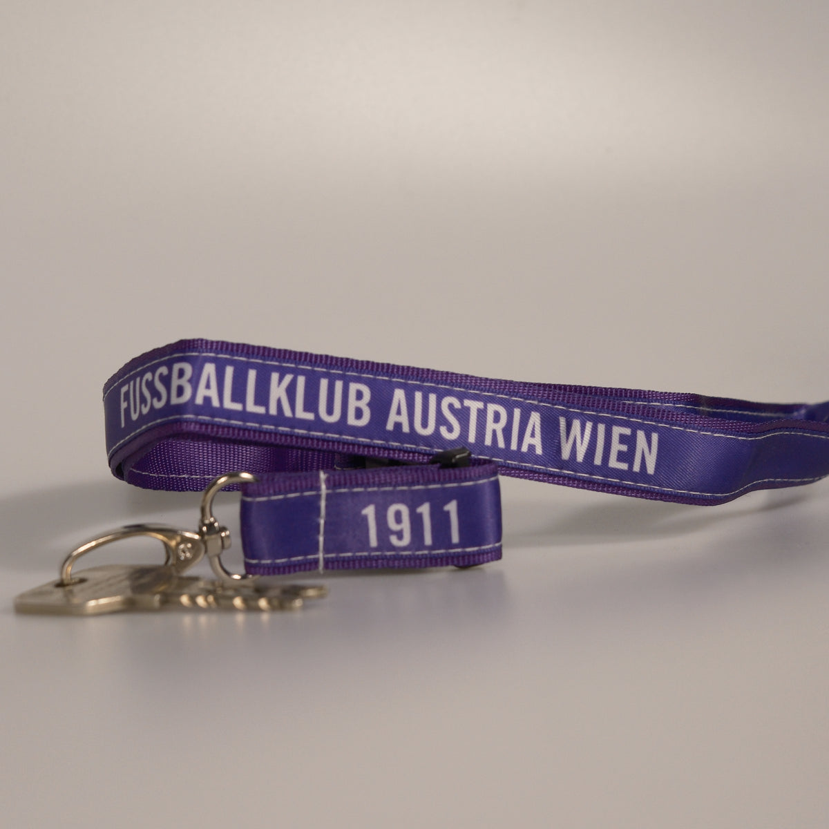 Schlüsselband violett