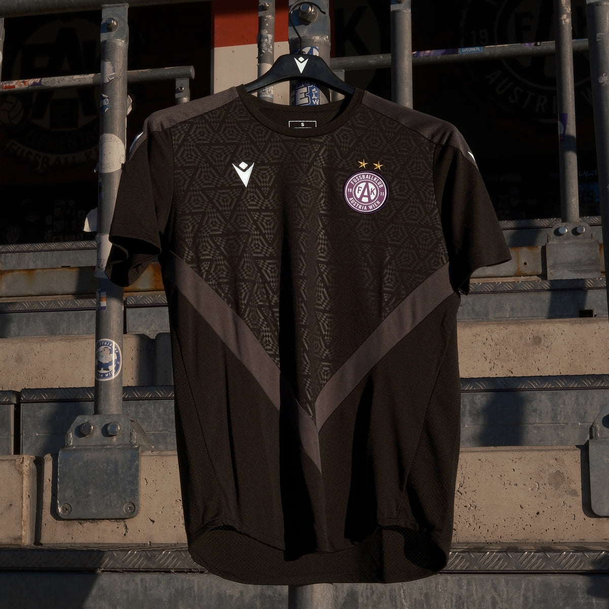 Training Shirt schwarz