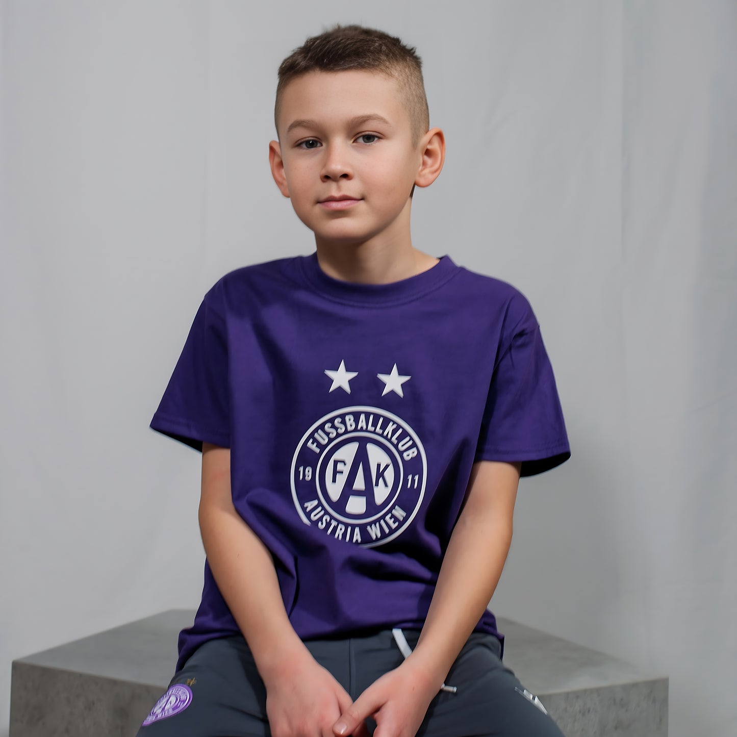 Kinder T-Shirt Logo